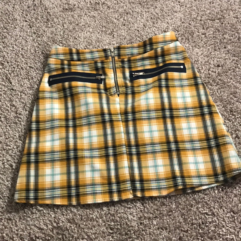 Plaid mini skirt